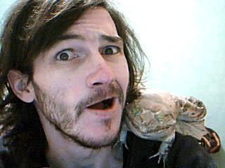 Me faire également un herpès à des endroits bizarres. Les deux taches sur mon nez, c'est un reste, cong.