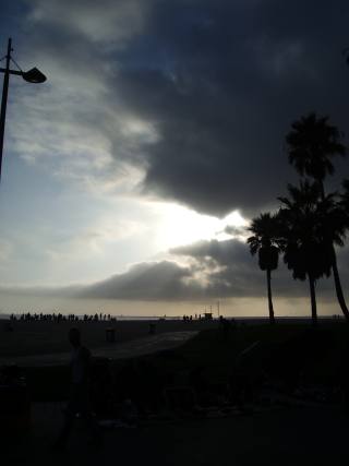 J'avoue que moi aussi, je trouve ça un brin suspect :)    J'avoue que moi aussi, je trouve ça un brin suspect :)