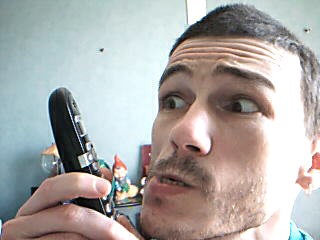 Je passe l'ennemi de l'ennemi ou l'ami de l'ami, j'ai peur qu'on s'embrouille Je passe l'ennemi de l'ennemi ou l'ami de l'ami, j'ai peur qu'on s'embrouille