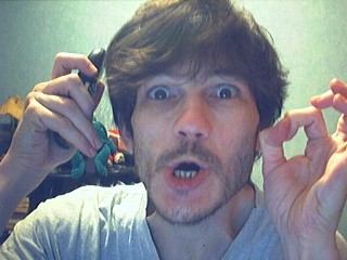 Hein ? Vous lui dites tout ?