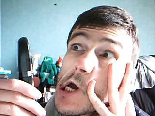Moi, je serais lecteur, je ne les lirais pas ces cons de commentaire. La vie est trop courte. Moi, je serais lecteur, je ne les lirais pas ces cons de commentaire. La vie est trop courte.