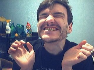 C'qui s'ra utile pour payer ma thérapie après avoir maîtrisé des parties de donjons et dragons 4 avec toi..