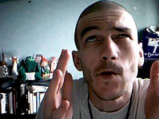 Ceci est un chauve qui peut...  