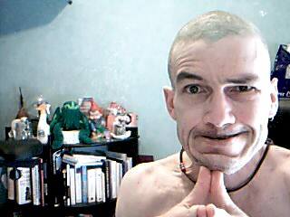 Cela dit encore, c'est pas ça qui va m'empêcher de faire les pages, ça aurait même plutôt tendance à m'motiver encore plus...