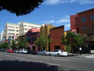 Quand c'est con, plus t'en mets, plus c'est drôle...