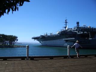 Hou... J'ai peur là-haut en plus, cong...
