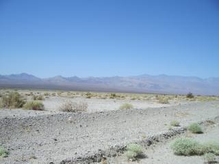 Encore une fois, le principe, c'est éviter les commentaires... ça nous fait des vacances à tous... :)